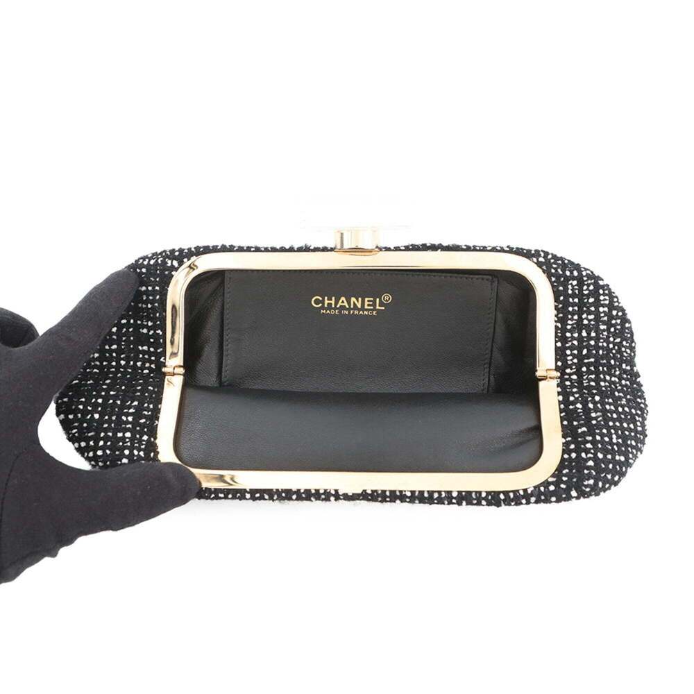 CHANEL Black Logo Clutch Bag - Picture 5 of 11